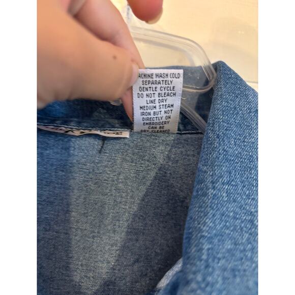 The Tog Shop Denim Button Jacket Shirt Petite Medium Women Stitched Birdhouse - Picture 8 of 8